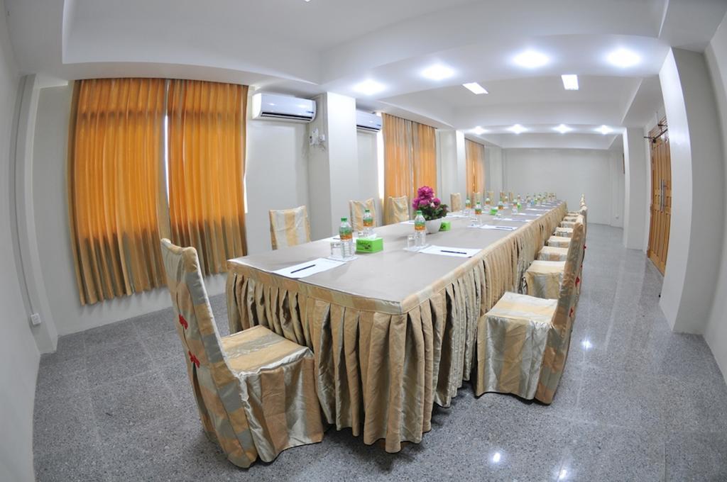 Shwe Phyu Hotel Mandalay Bagian luar foto