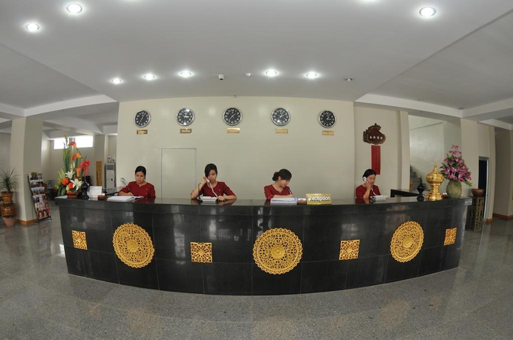 Shwe Phyu Hotel Mandalay Bagian luar foto