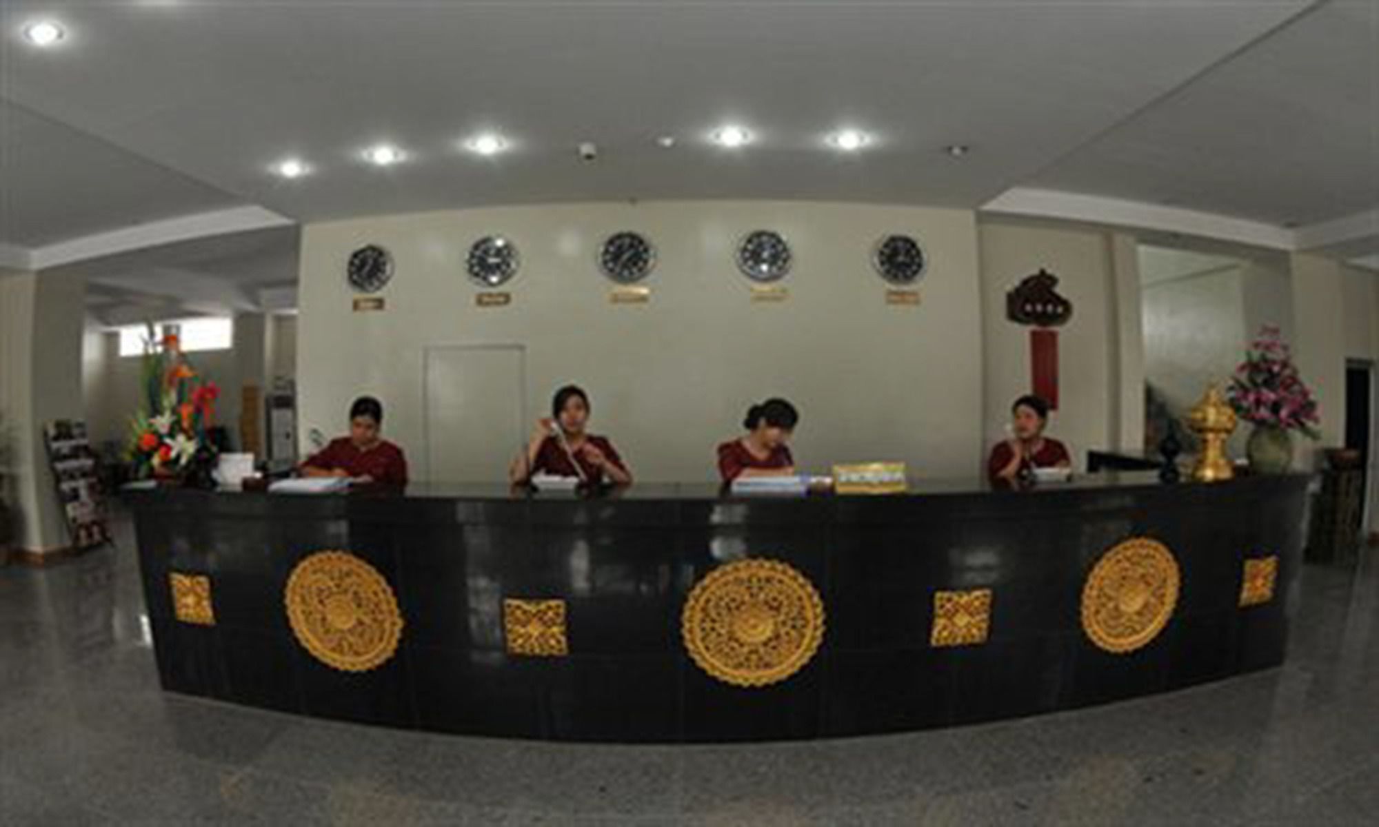 Shwe Phyu Hotel Mandalay Bagian luar foto
