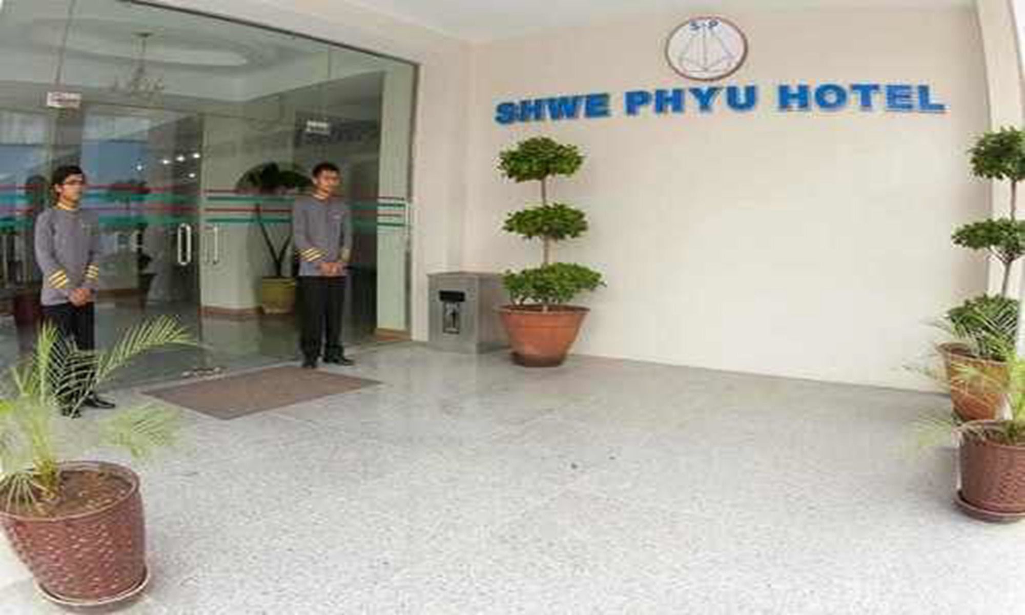 Shwe Phyu Hotel Mandalay Bagian luar foto