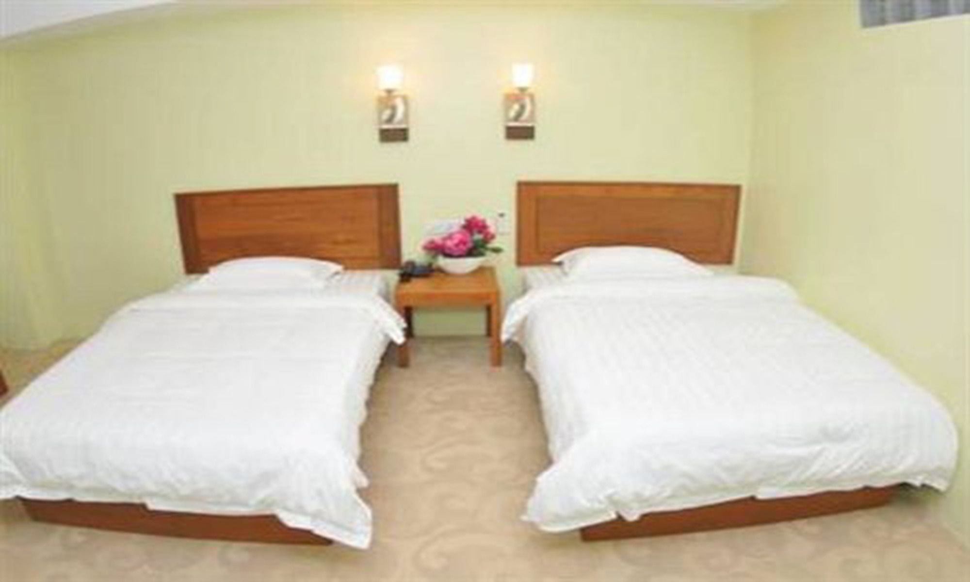 Shwe Phyu Hotel Mandalay Bagian luar foto