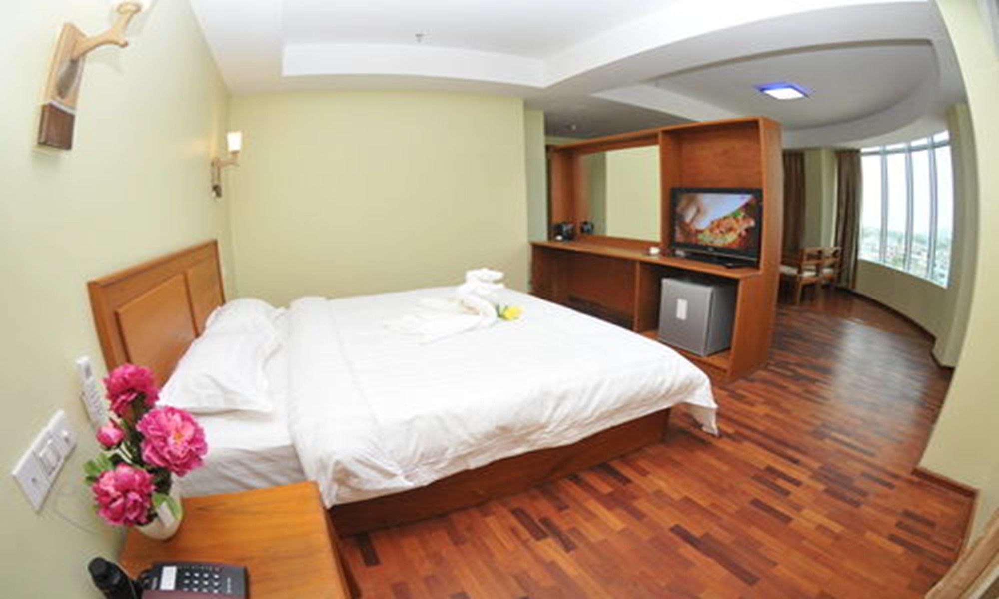 Shwe Phyu Hotel Mandalay Bagian luar foto