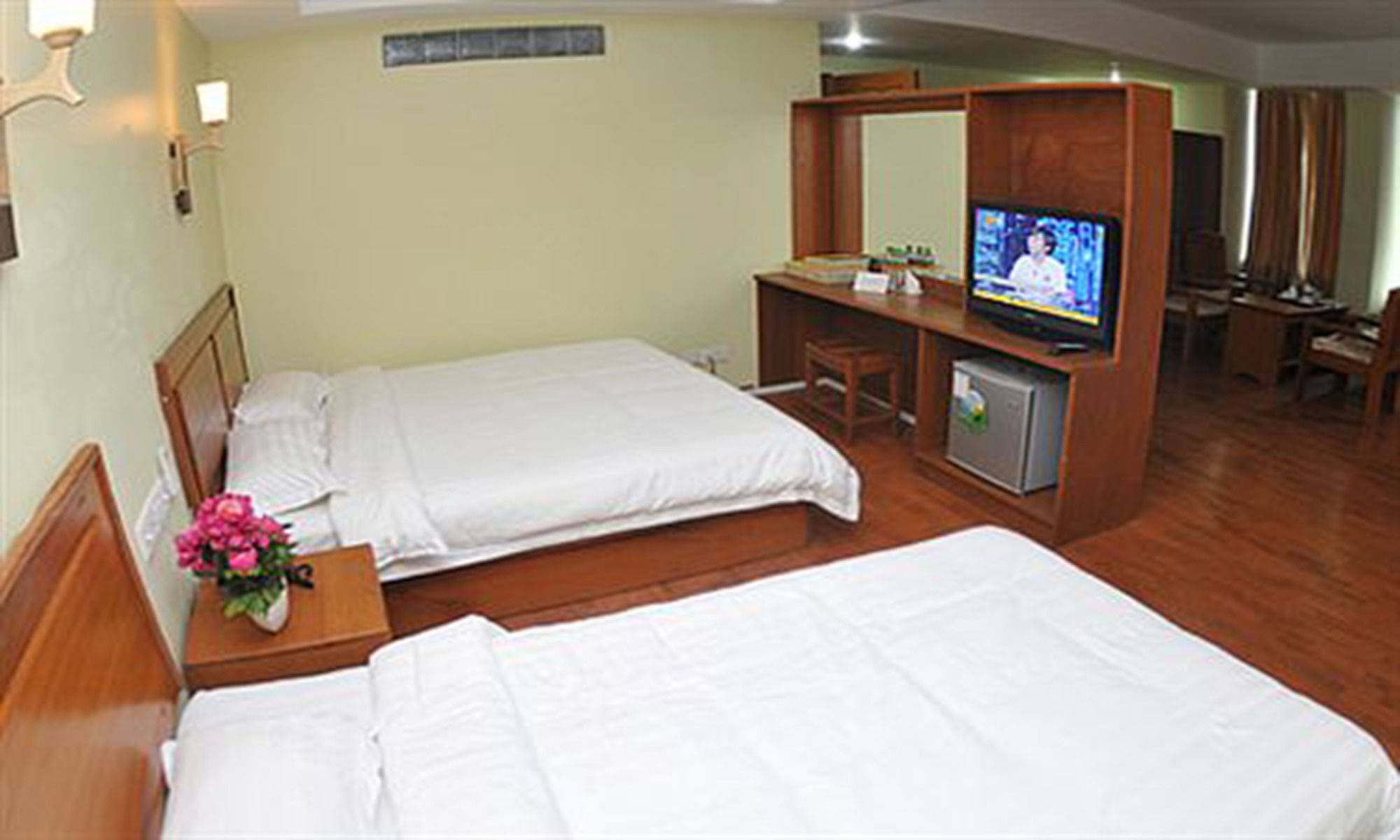 Shwe Phyu Hotel Mandalay Bagian luar foto