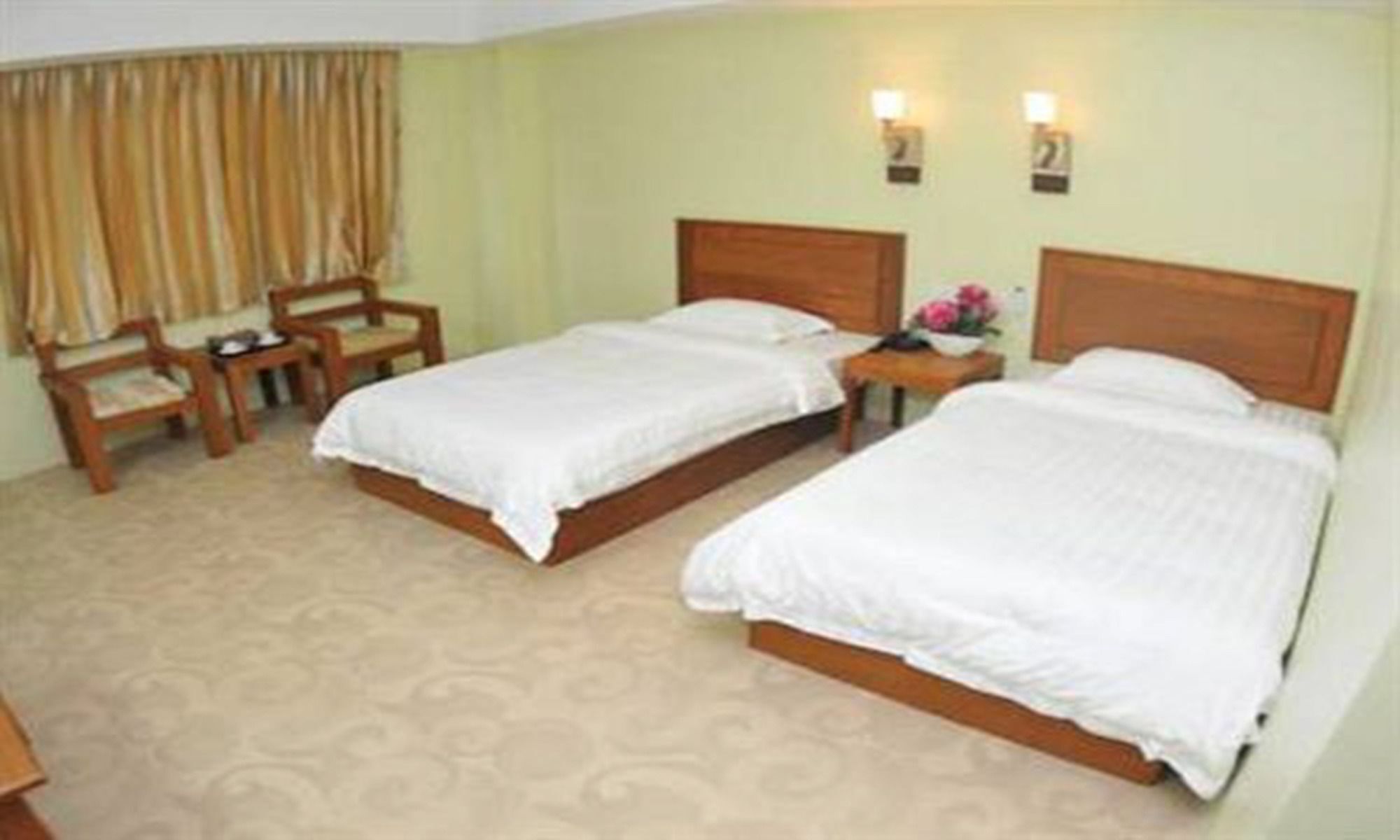 Shwe Phyu Hotel Mandalay Bagian luar foto