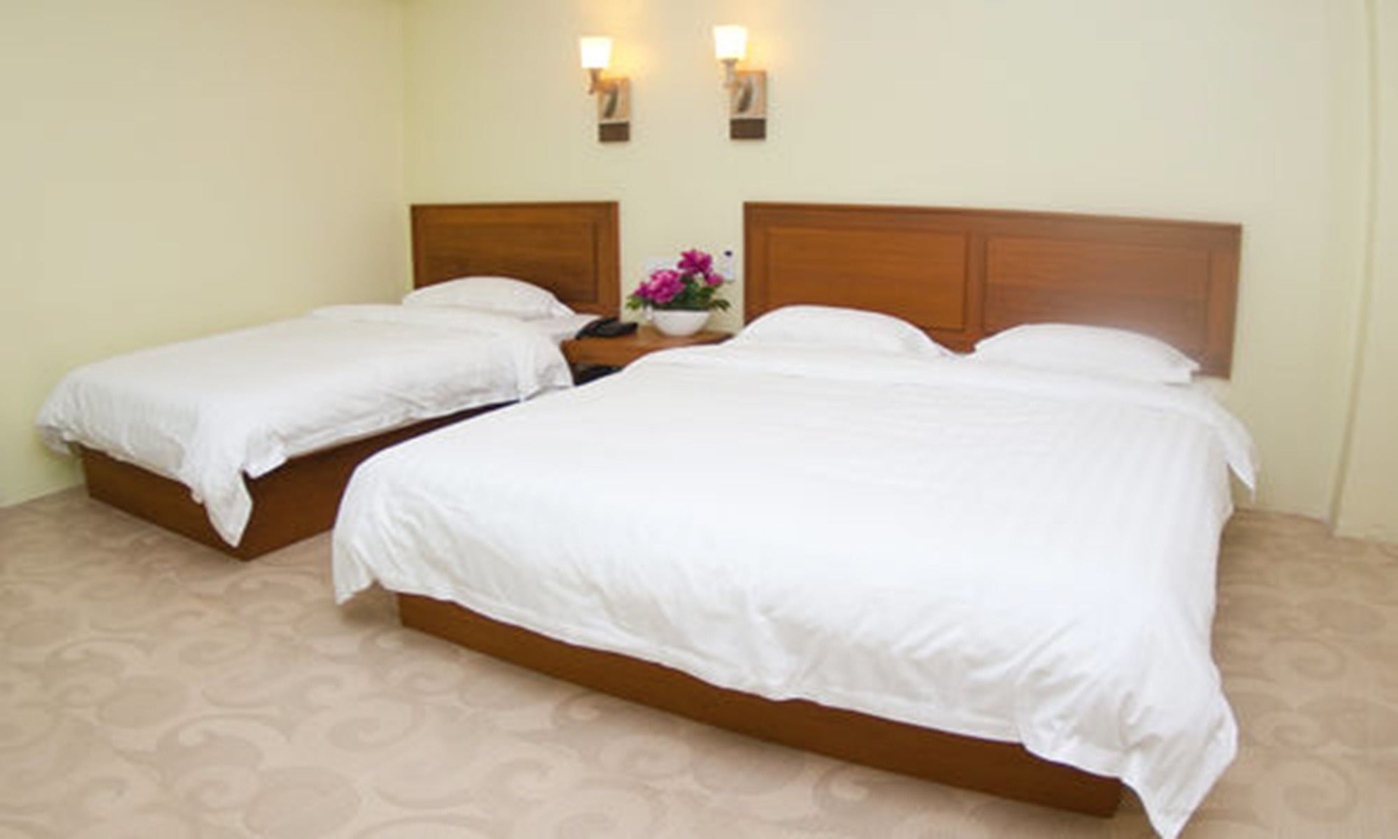 Shwe Phyu Hotel Mandalay Bagian luar foto